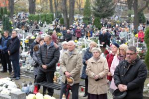 Cmentarz Wszyskich Świętych 1 listopada Świebodzice