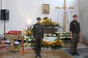 czuwanie przy grobie, harcerze, Świebodzice, Albert