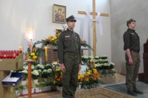 czuwanie przy grobie, harcerze, Świebodzice, Albert